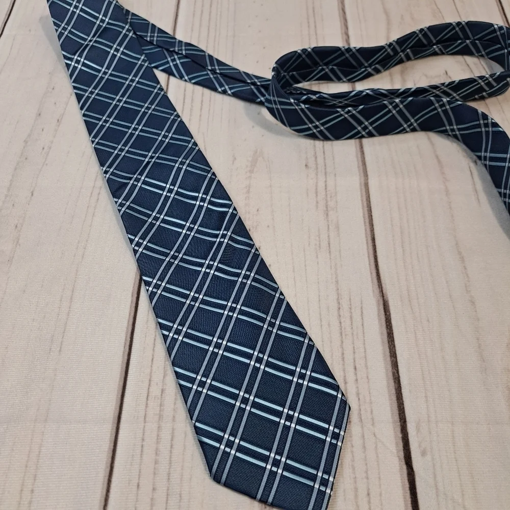 3 FOR 12 SALE Alexander Julian Colour's Hand Made Tie